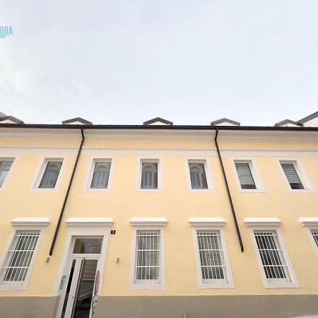 Apartamento Gozzi 4 Tirabora Short Rent Trieste Exterior foto